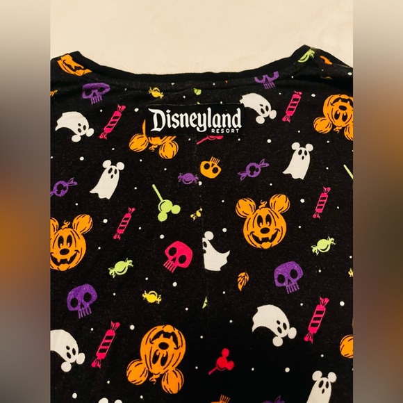 Disney Parks Halloween Icon treats Shirt M Mickey Pumpkin and Ghost - Picture 7 of 8